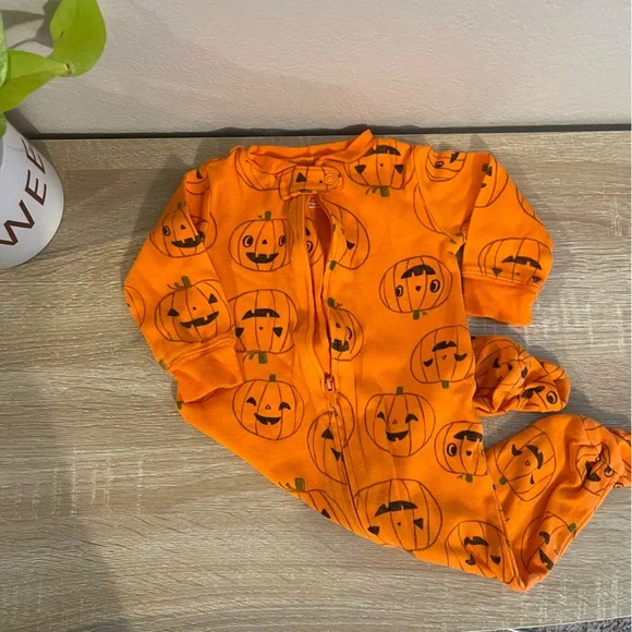 Pumpkin Footed Onesie Pajamas - Carters - 6 months - Picture 1 of 4